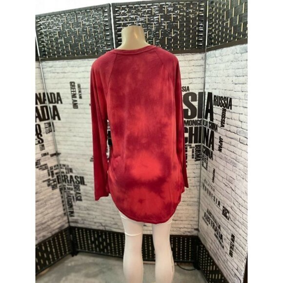 Torrid 0 Red V-Neck I Was Not Made to be Subtle Long Raglan Sleeve Tee - Picture 2 of 5